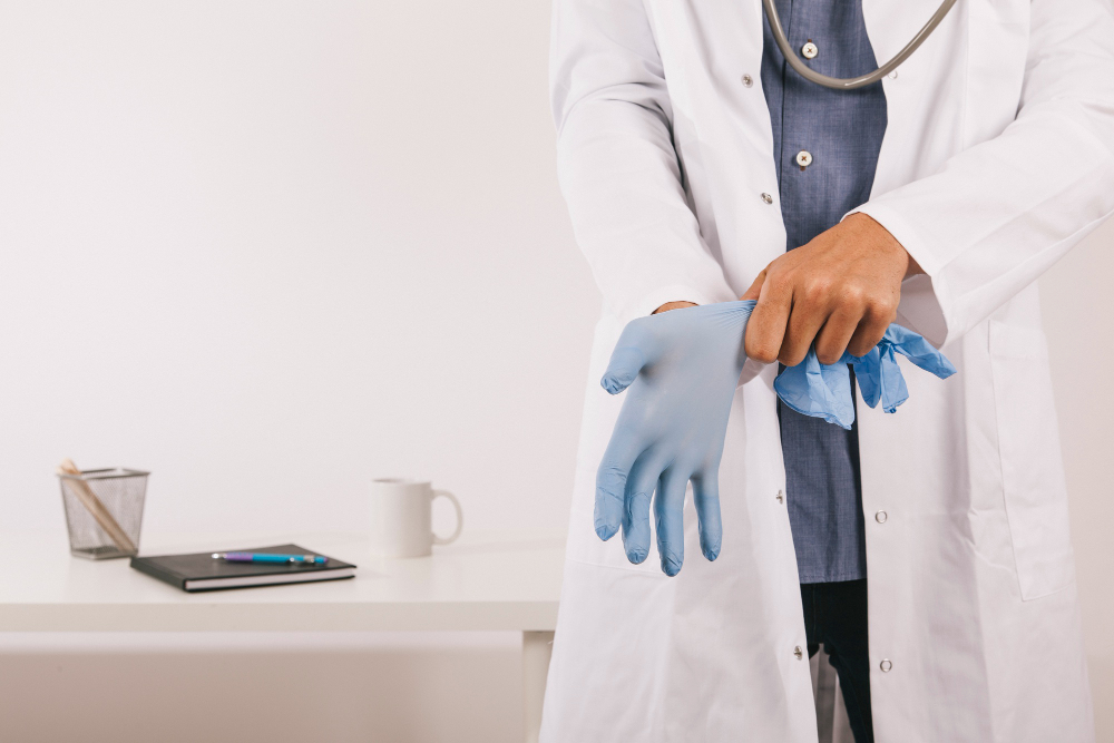 Сучасна проктологія: які бувають проктологічні операції, показання, ефективність та відновлення